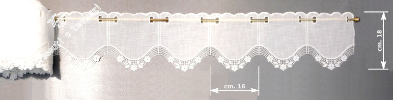 Mantovana smerlo macramé e fiori applicati